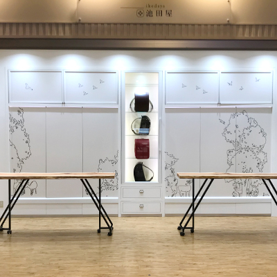 白を基調とした店内